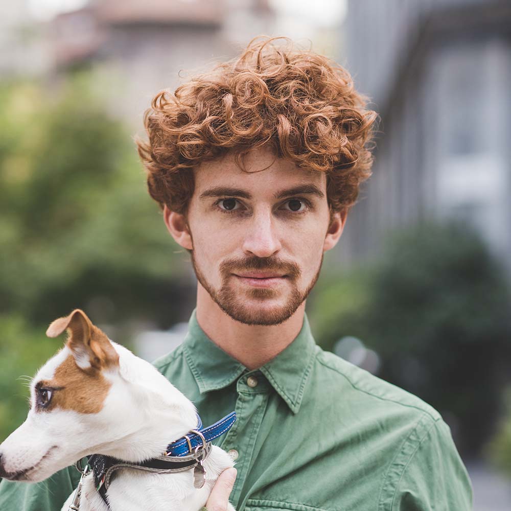 portrait-young-man-redhead-bearded-jack-russel-3XYLST8.jpg